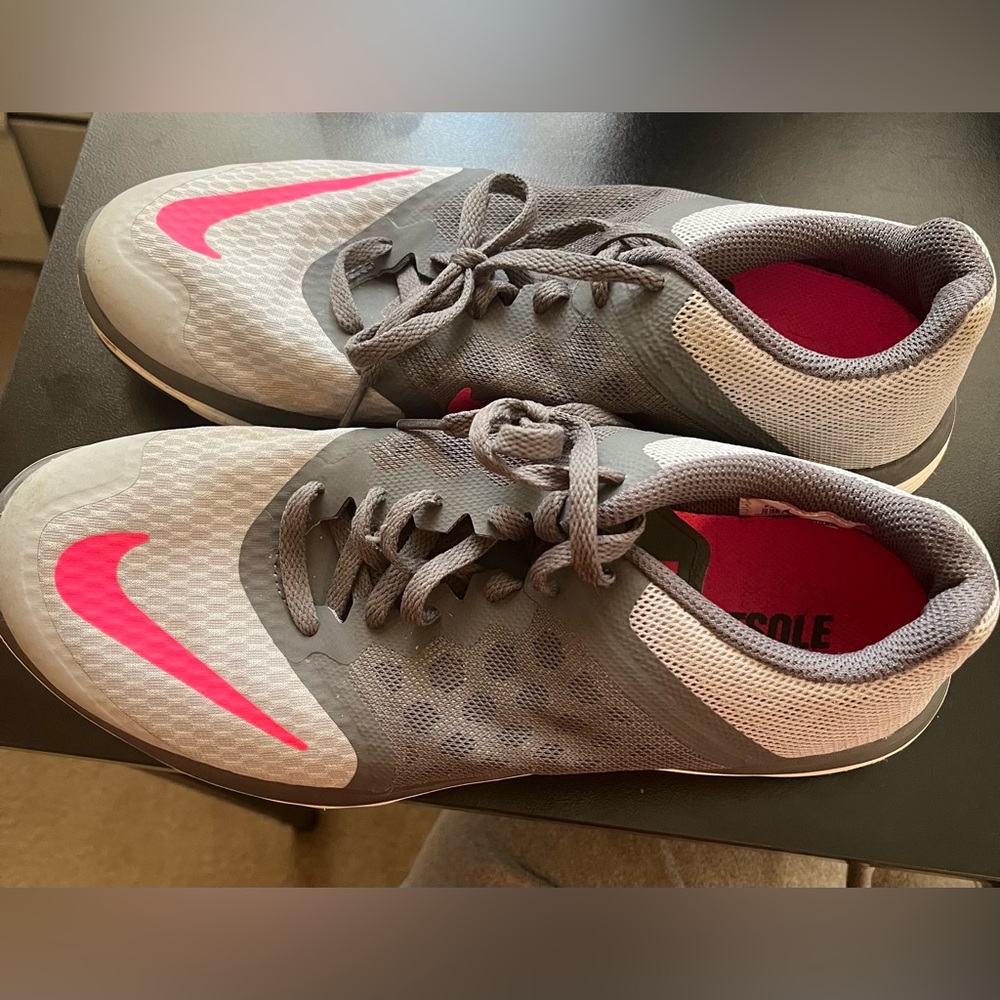 WOMENS NIKE RUNNING SHOES
